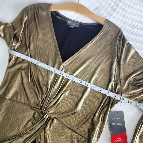 BOLD Elements metallic gold front knot high low blouse - Picture 6 of 10